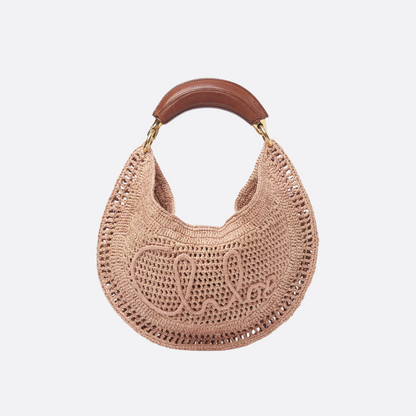 CHLOÉ SOMMER-BANANENTASCHE AUS RAFFIA-BAST