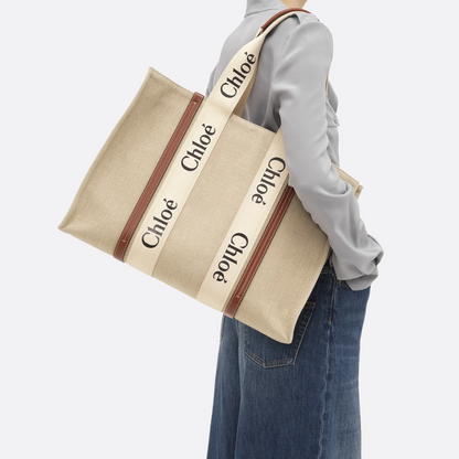 CHLOÉ WOODY TOTE BAG AUS LEINEN