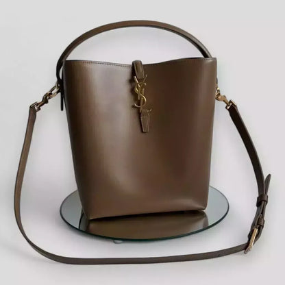 SAINT LAURENT LE 37 BEUTELTASCHE AUS GLÄNZENDEM LEDER