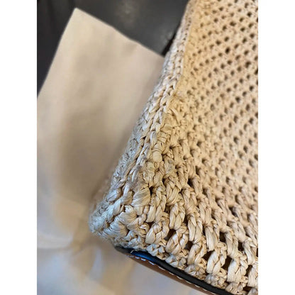 LOUIS VUITTON ONTHEGO MM HANDTASCHE AUS RAFFIA BY THE POOL