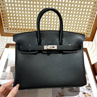 HERMÈS BIRKIN 25 HSS TASCHE IN CRAIE / GRIS TOURTERELLE AUS TOGO LEDER